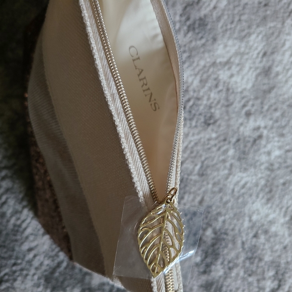 New CLARINS makeup bag pouch travel toiletry. - Picture 3 of 3